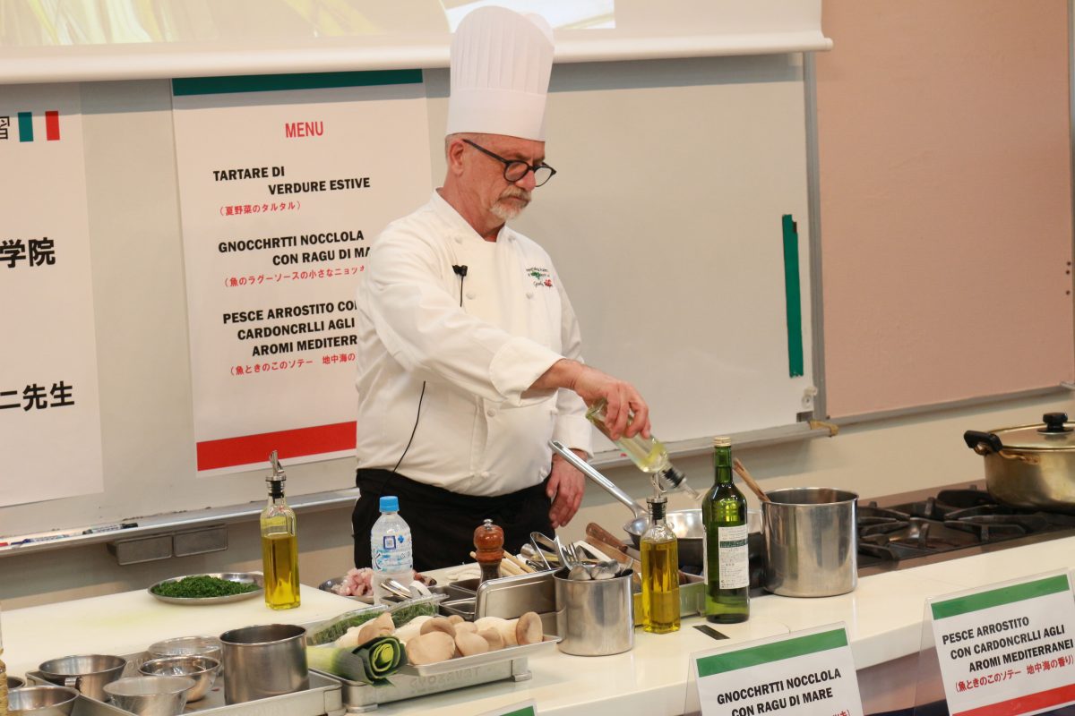 【イタリア料理講習会】イタリアより「料理の巨匠」が来校しました