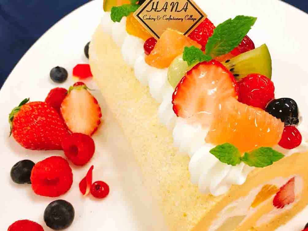 フルーツロールケーキ