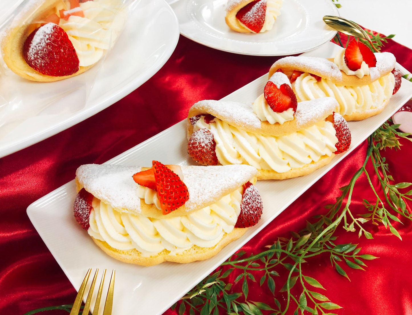 イチゴのオムレット