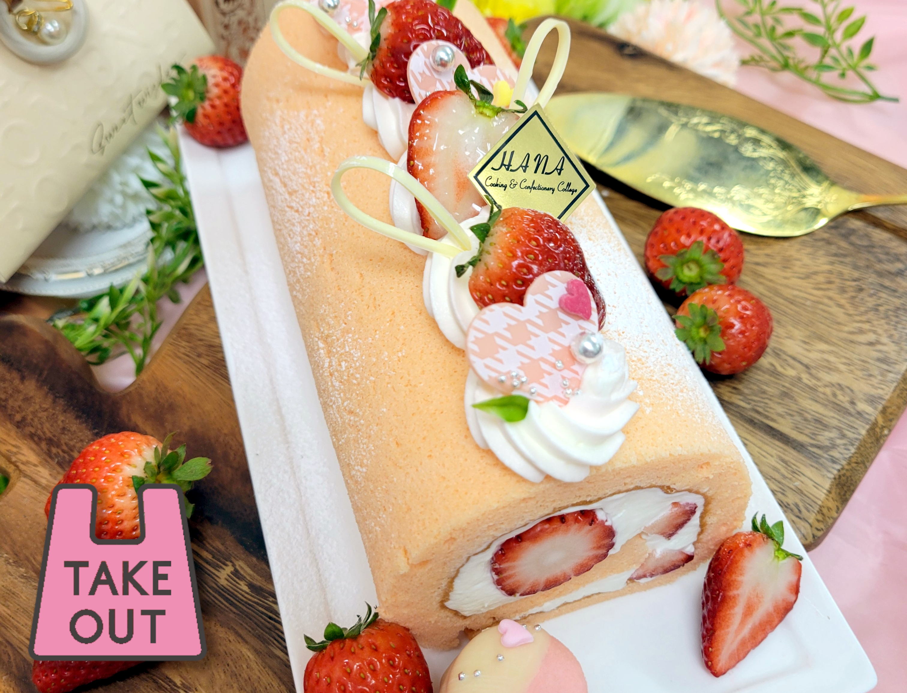 可愛すぎる♡いちごのロールケーキ