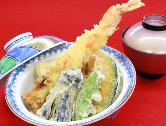 豪華！海老と穴子の天丼と自家製かしわ餅