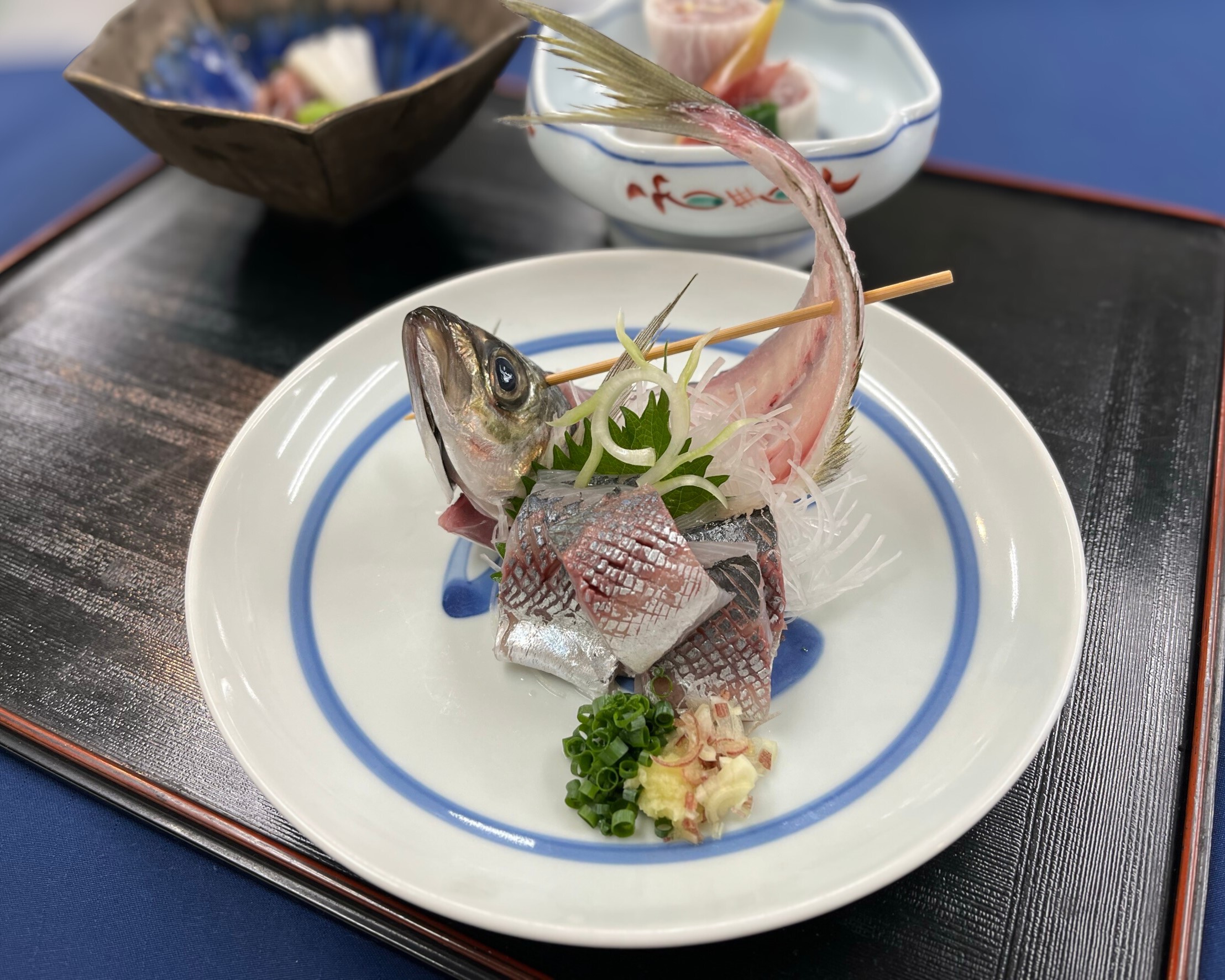 自分で捌いて学べる！鯵の三枚卸しにチャレンジ！お刺身＆フライ御膳とあんみつ