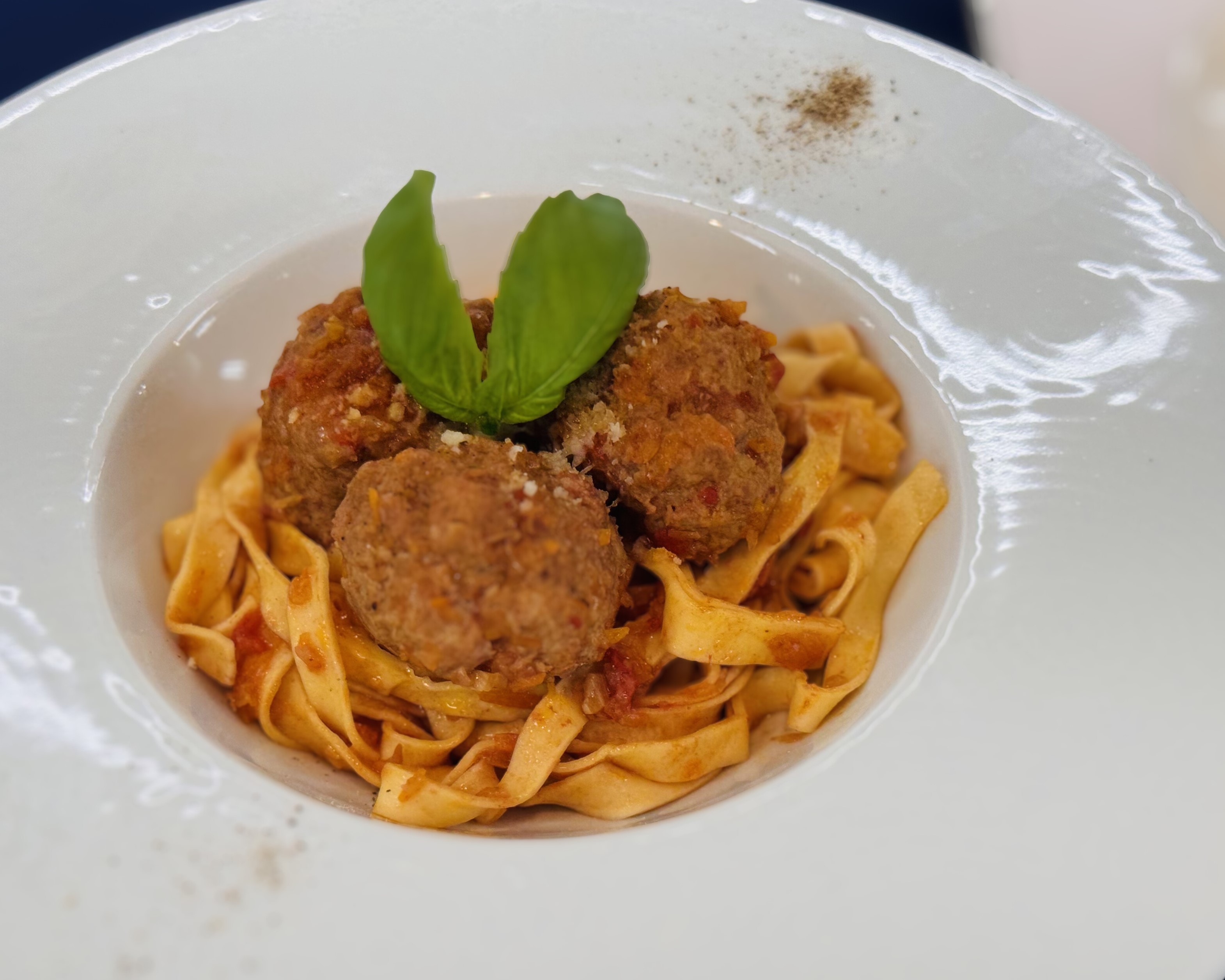 イタリアンミートボールのパスタ ポルペッティーと魚介のマリネ、濃厚パンナコッタ
